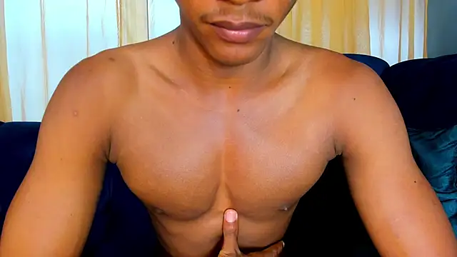 Snapshot of Ethan_Fox11 chatting on 03/14/25, 05:35 Ethan Fox11 online show from 03/14/25, 05:35