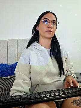 Snapshot of anny_roberts chatting on 07/01/26, 01:13 anny roberts online show from 07/01/26, 01:13