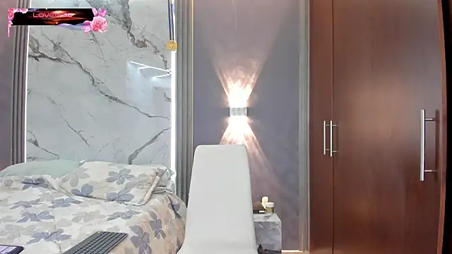 Johan Williams 07 online show from 10/21/25, 06:03