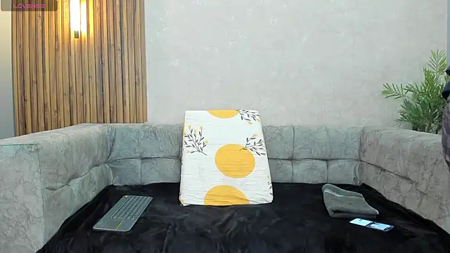 Johan Williams 07 online show from 07/17/26, 12:50