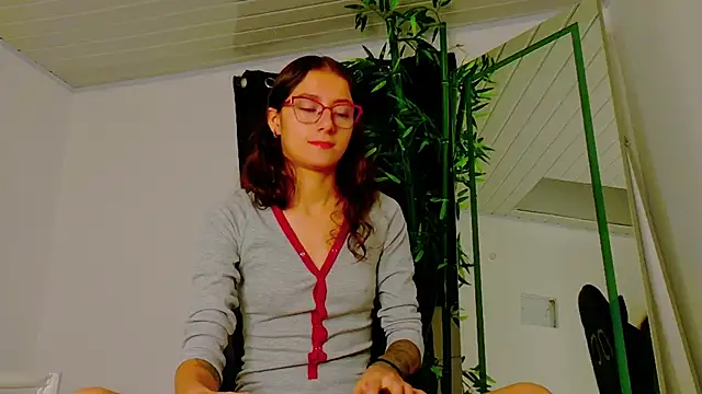 scarlet-jonesx online show from 11/14/25, 12:09