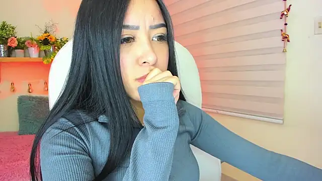 Snapshot of Starliee__ chatting on 02/01/25, 02:37 Starliee   online show from 02/01/25, 02:37