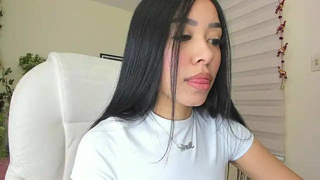 Snapshot of Starliee__ chatting on 02/04/25, 12:08 Starliee   online show from 02/04/25, 12:08