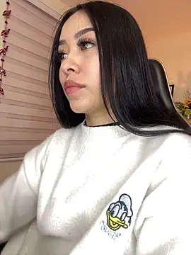 Snapshot of Starliee__ chatting on 02/11/25, 11:33 Starliee   online show from 02/11/25, 11:33