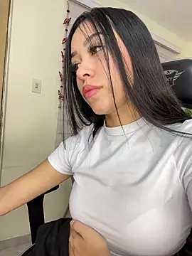 Snapshot of Starliee__ chatting on 02/18/25, 11:41 Starliee   online show from 02/18/25, 11:41