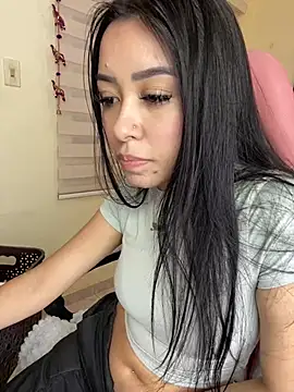 Snapshot of Starliee__ chatting on 03/18/25, 11:31 Starliee   online show from 03/18/25, 11:31