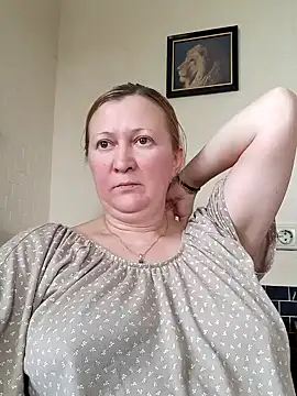 Snapshot of blondyaguar chatting on 12/17/24, 09:17 blondyaguar online show from 12/17/24, 09:17