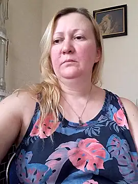 Snapshot of blondyaguar chatting on 01/24/25, 12:41 blondyaguar online show from 01/24/25, 12:41