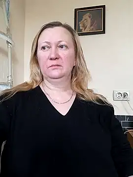 Snapshot of blondyaguar chatting on 11/15/25, 09:39 blondyaguar online show from 11/15/25, 09:39