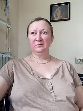 Snapshot of blondyaguar chatting on 11/29/25, 08:39 blondyaguar online show from 11/29/25, 08:39