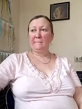 Snapshot of blondyaguar chatting on 12/04/25, 10:02 blondyaguar online show from 12/04/25, 10:02