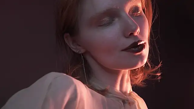 Snapshot of ginger_hugs chatting on 10/27/25, 10:14 ginger hugs online show from 10/27/25, 10:14