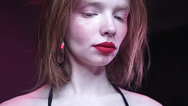 Snapshot of ginger_hugs chatting on 11/07/25, 10:10 ginger hugs online show from 11/07/25, 10:10