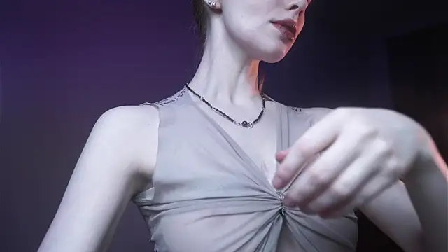 Snapshot of ginger_hugs chatting on 12/14/25, 10:14 ginger hugs online show from 12/14/25, 10:14