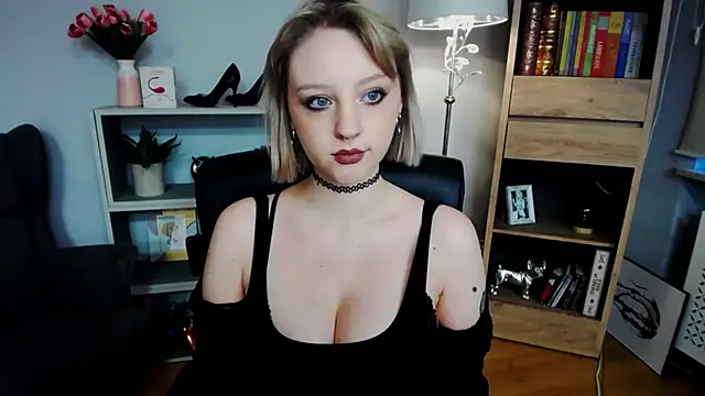 Snapshot of MadelineLust chatting on 10/26/25, 02:34 MadelineLust online show from 10/26/25, 02:34