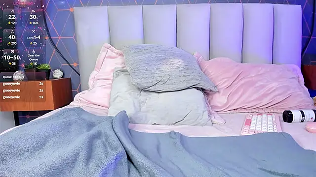 Chloe fischer  online show from 01/22/25, 05:17