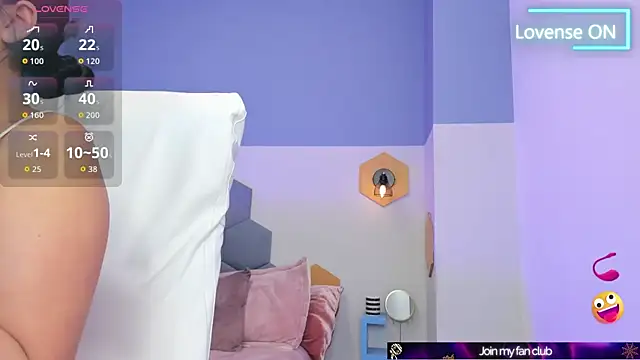 Chloe fischer  online show from 10/21/25, 03:24