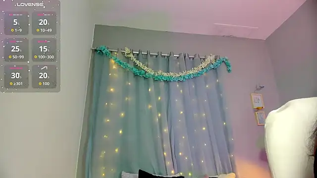 Chloe fischer  online show from 07/11/26, 03:59