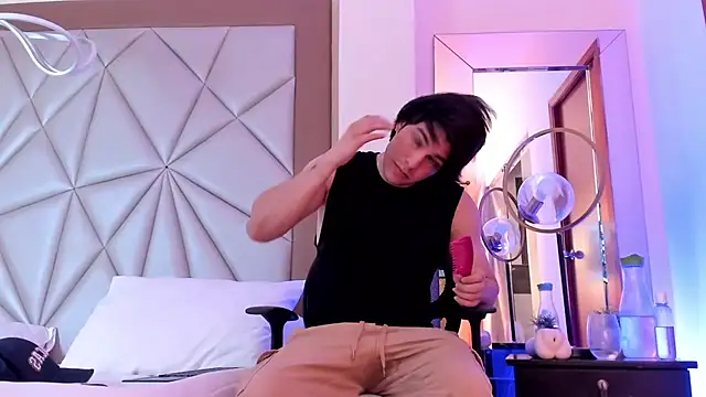 Karimferrer online show from 12/18/24, 03:58