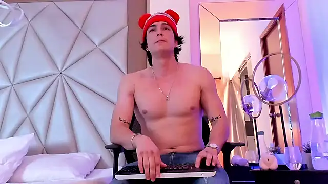 Karimferrer online show from 12/19/24, 08:23