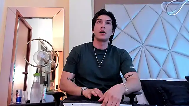 Karimferrer online show from 01/30/25, 03:22