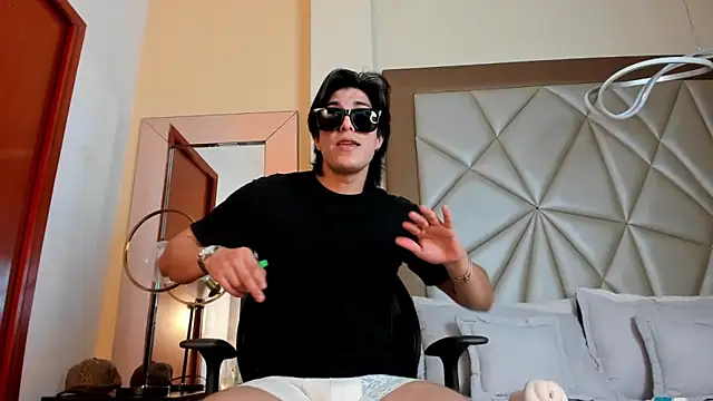 Karimferrer online show from 10/01/25, 07:42