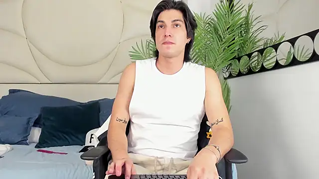 Karimferrer online show from 10/24/25, 09:00