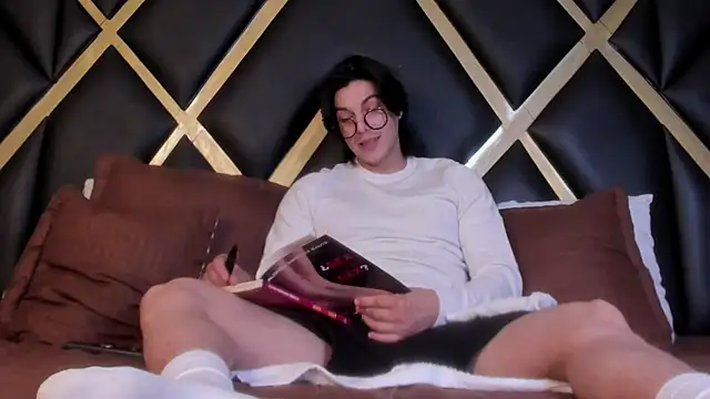 Karimferrer online show from 11/13/25, 07:46