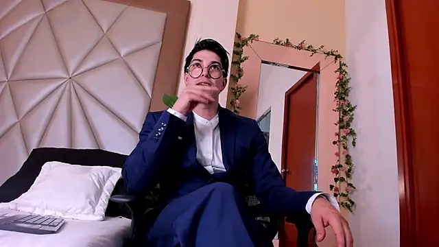 Karimferrer online show from 01/16/26, 08:35