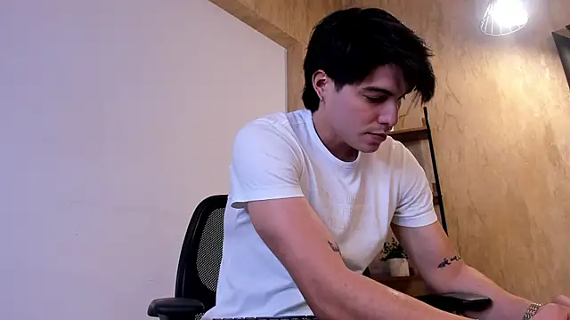 Karimferrer online show from 02/07/26, 07:39