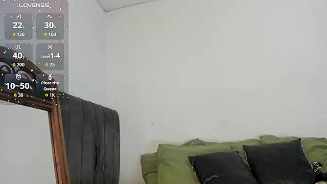 latinaStepmom online show from 09/23/25, 01:03