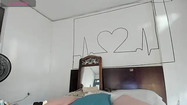 latinaStepmom online show from 04/14/26, 10:49