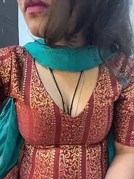 Spicy sari girl online show from 12/10/24, 02:38