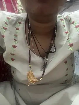 Snapshot of Spicy_sari_girl chatting on 03/09/26, 04:38 Spicy sari girl online show from 03/09/26, 04:38