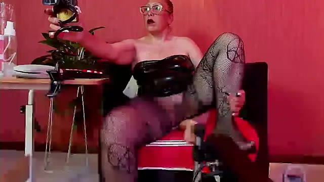 Snapshot of BrendaSex_Hot chatting on 05/05/26, 10:18 BrendaSex Hot online show from 05/05/26, 10:18