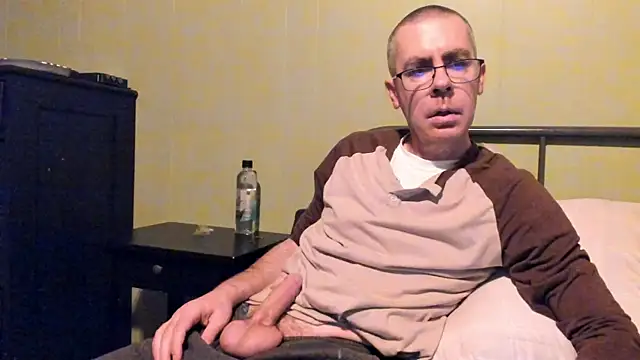 ImportantEquator0 online show from 11/12/25, 03:18