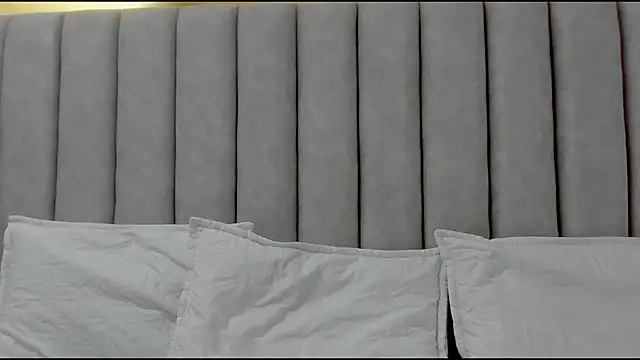 FreyaMoller online show from 12/16/25, 02:22