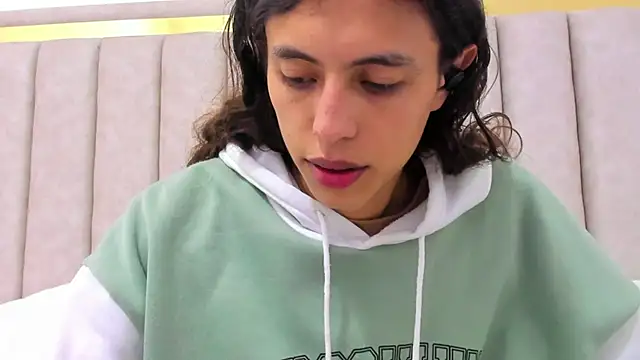 Snapshot of FreyaMoller chatting on 03/12/26, 06:36 FreyaMoller online show from 03/12/26, 06:36