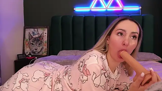 kimmie meow online show from 12/04/24, 05:55