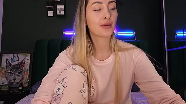 kimmie meow online show from 12/19/24, 06:01