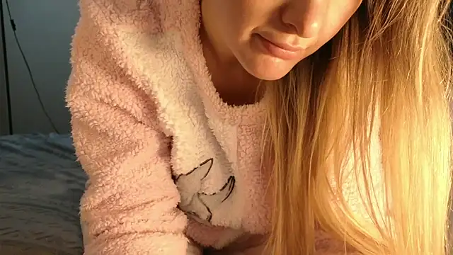 kimmie meow online show from 01/02/25, 10:01