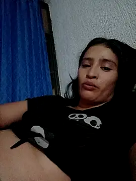 Snapshot of Hanha00 chatting on 10/30/25, 05:09 Hanha00 online show from 10/30/25, 05:09