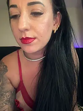 Snapshot of TigrezaSC chatting on 12/13/24, 04:33 TigrezaSC online show from 12/13/24, 04:33