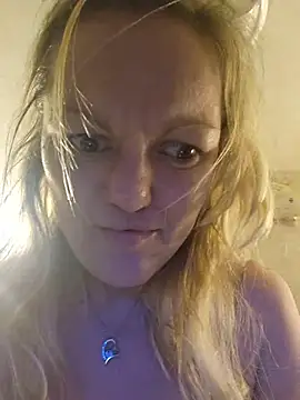 Snapshot of SinSoft58450 chatting on 11/03/25, 11:00 SinSoft58450 online show from 11/03/25, 11:00