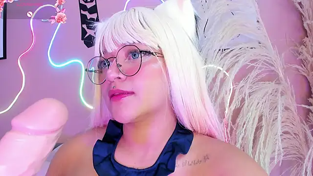 Snapshot of Sally__Walker chatting on 02/26/25, 10:42 Sally Walker online show from 02/26/25, 10:42