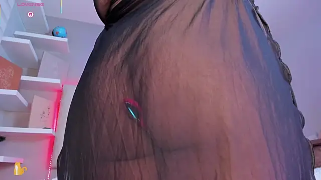 Snapshot of Sally__Walker chatting on 09/18/25, 03:08 Sally Walker online show from 09/18/25, 03:08