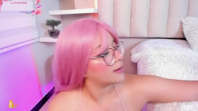 Snapshot of Sally__Walker chatting on 09/23/25, 03:09 Sally Walker online show from 09/23/25, 03:09