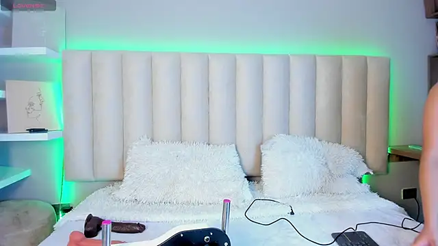 Snapshot of Sally__Walker chatting on 10/07/25, 03:25 Sally Walker online show from 10/07/25, 03:25