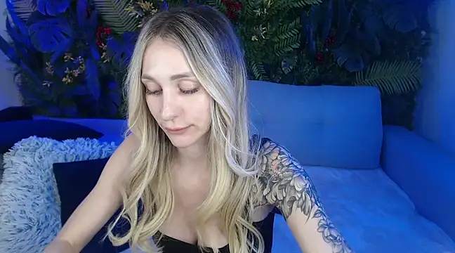 Horny Blond online show from 03/04/25, 12:12