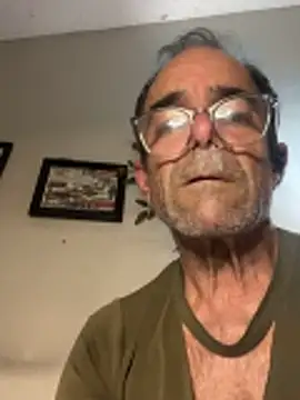 Snapshot of NewPathways4 chatting on 03/24/26, 06:07 NewPathways4 online show from 03/24/26, 06:07